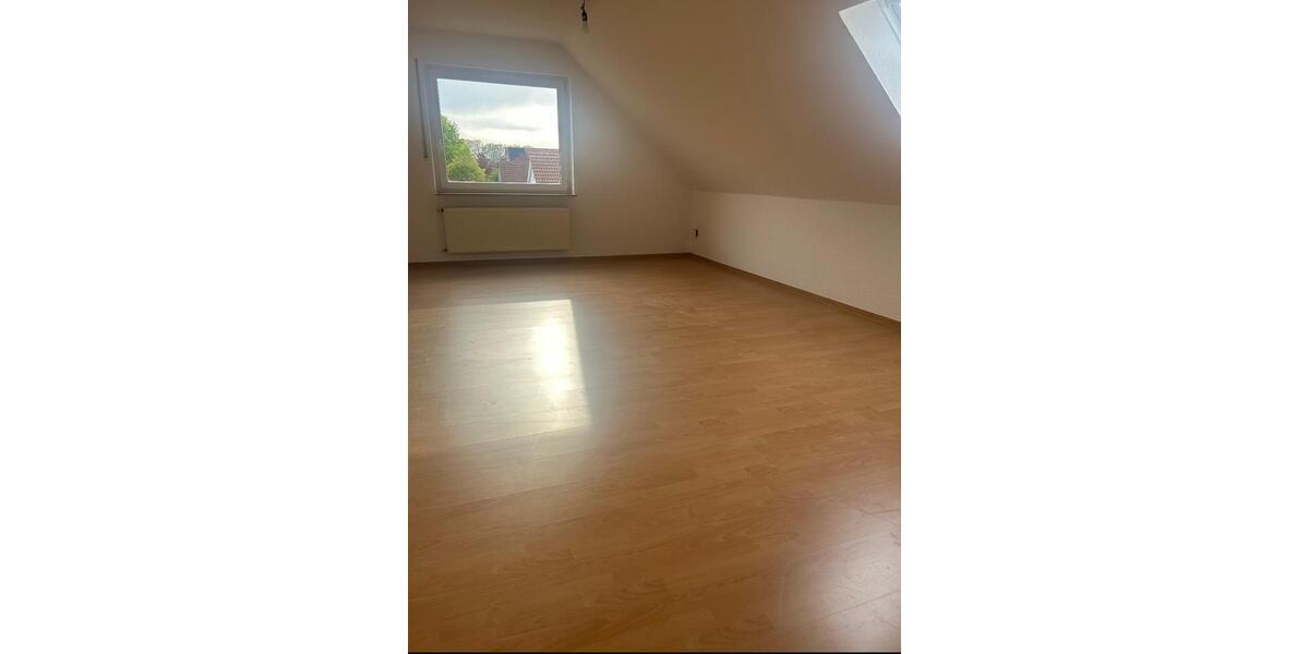 Dachgeschoßwohnung Herzlake - 4 Zimmer, 100 m&sup2;, 820&euro; | Angebot:26355812