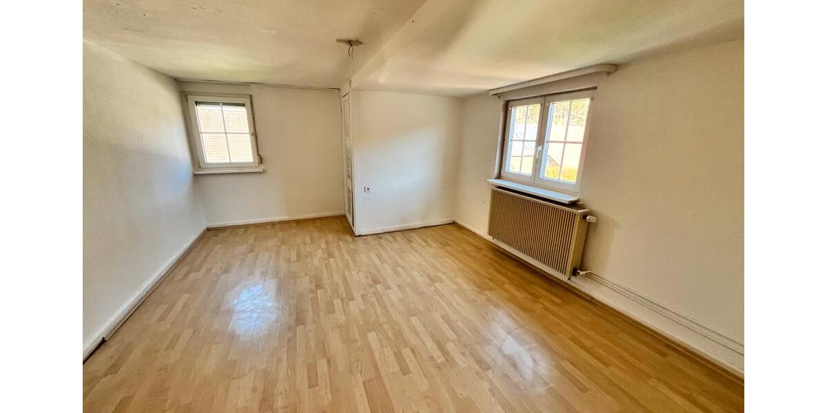 Einfamilienhaus Korbach - 7 Zimmer, 177 m&sup2;, 985&euro; | Angebot:26636423