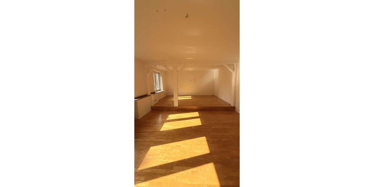 Etagenwohnung Düsseldorf Altstadt - 4 Zimmer, 138 m&sup2;, 2.300&euro; | Angebot:27212629