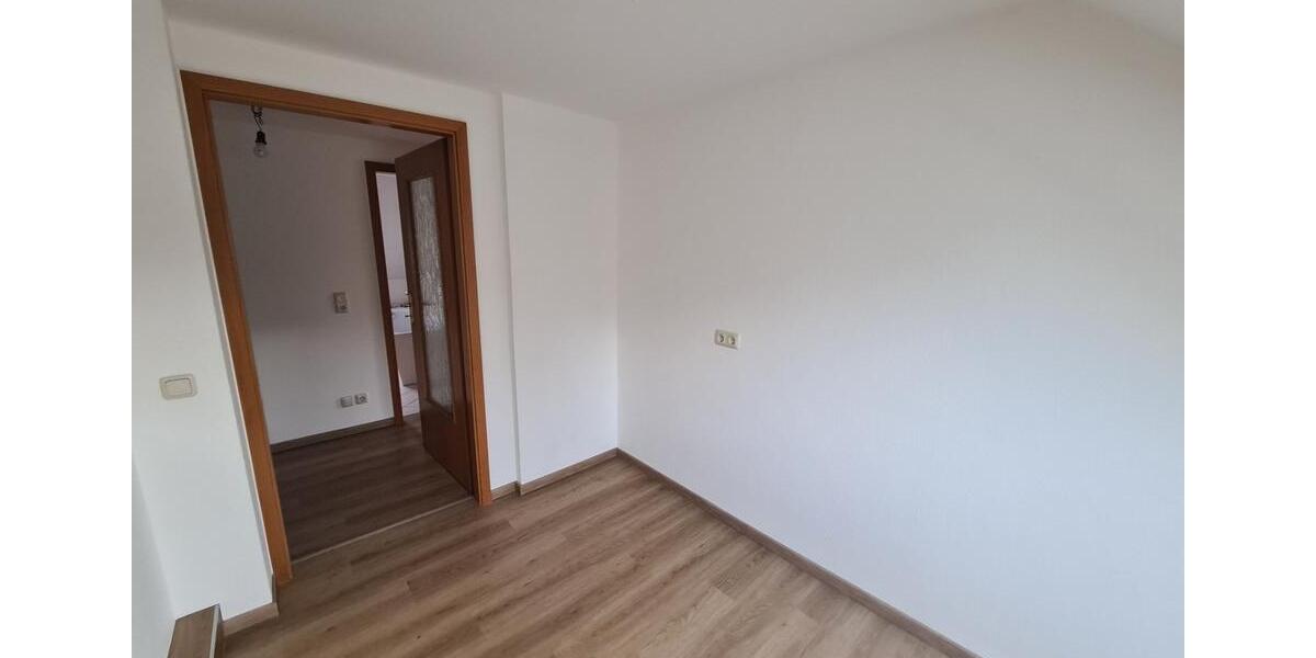 Dachgeschoßwohnung Oberschöna - 2 Zimmer, 50 m&sup2;, 300&euro; | Angebot:24745161