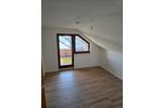 2-Zimmer Dachgeschoss Wohnung mit Balkon und Einbauküche 2 zimmer