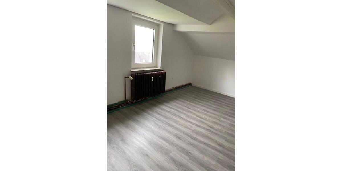 Etagenwohnung Arnsberg Oeventrop - 5 Zimmer, 130 m&sup2;, 750&euro; | Angebot:25903129