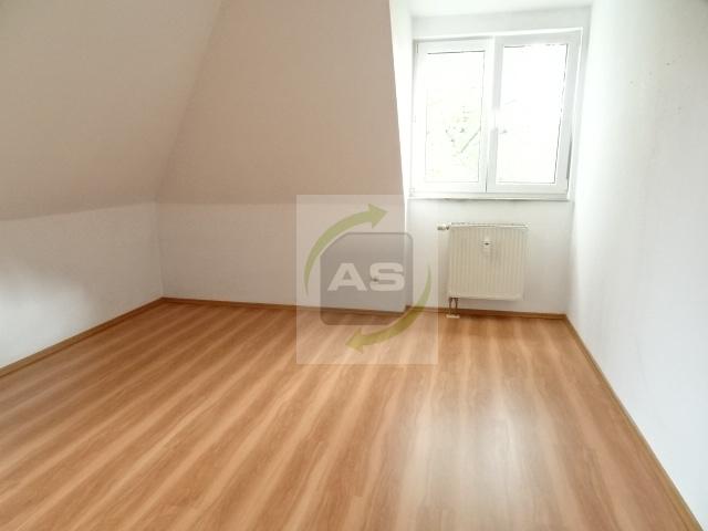 Dachgeschoßwohnung Zwickau Zwickau-West - 2 Zimmer, 49 m&sup2;, 330&euro; | Angebot:26440937
