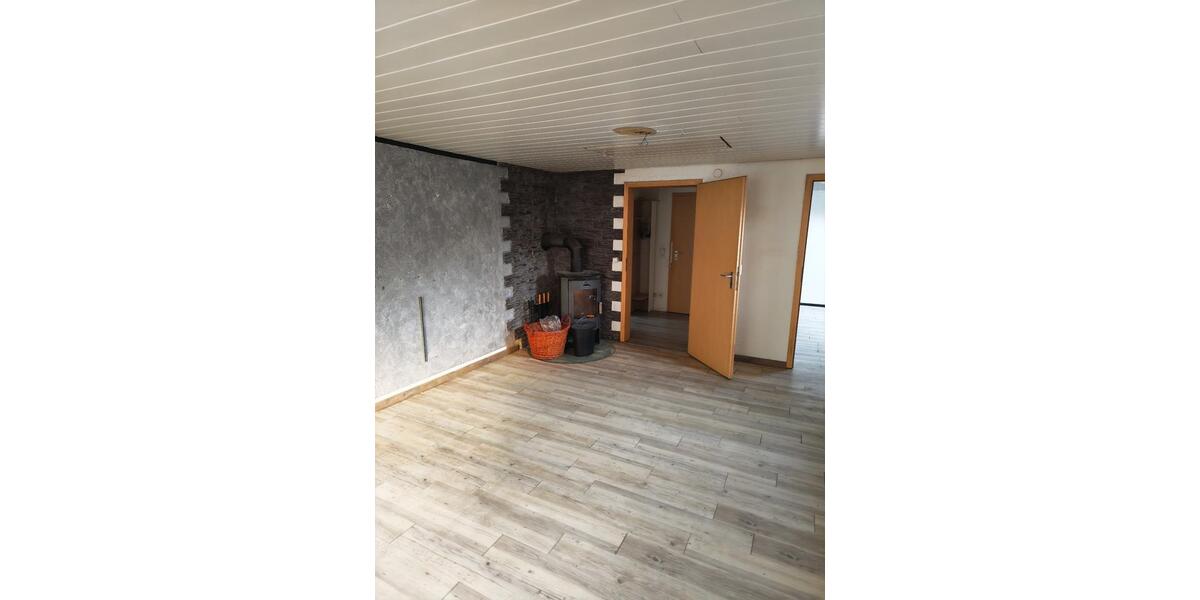 Dachgeschoßwohnung Burladingen - 3 Zimmer, 88 m&sup2;, 580&euro; | Angebot:25843397