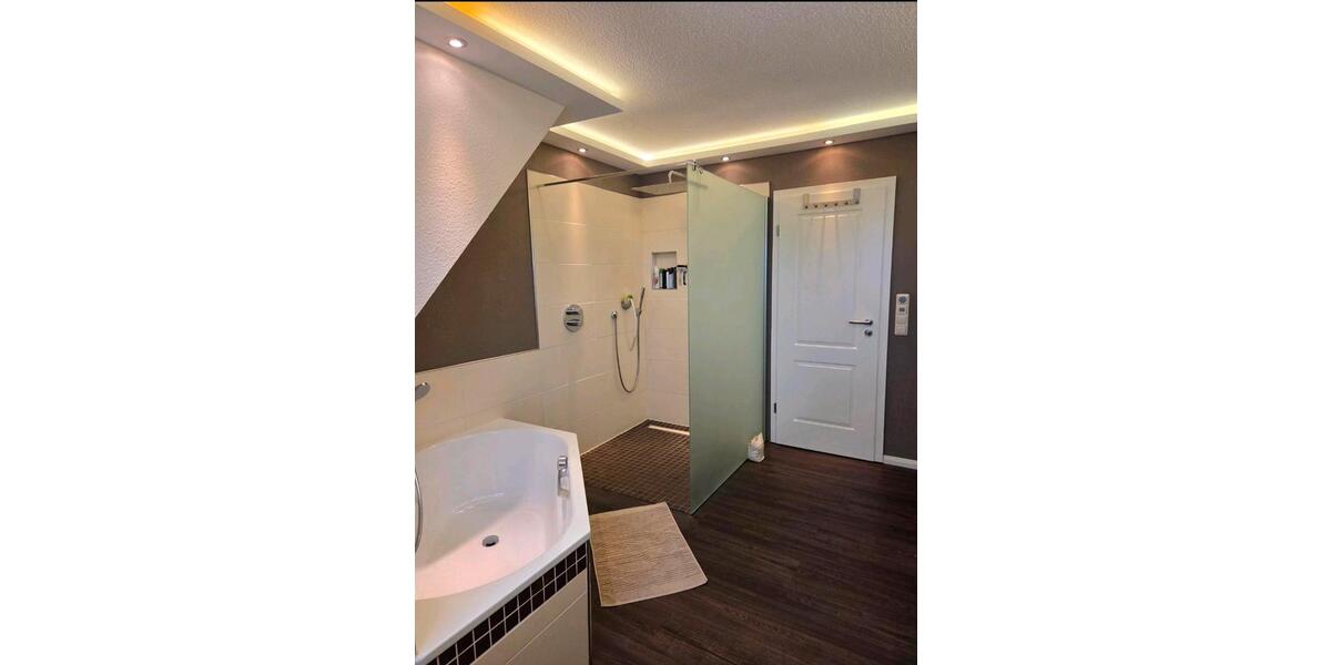 Dachgeschoßwohnung Fredenbeck - 3 Zimmer, 86 m&sup2;, 1.170&euro; | Angebot:26286164