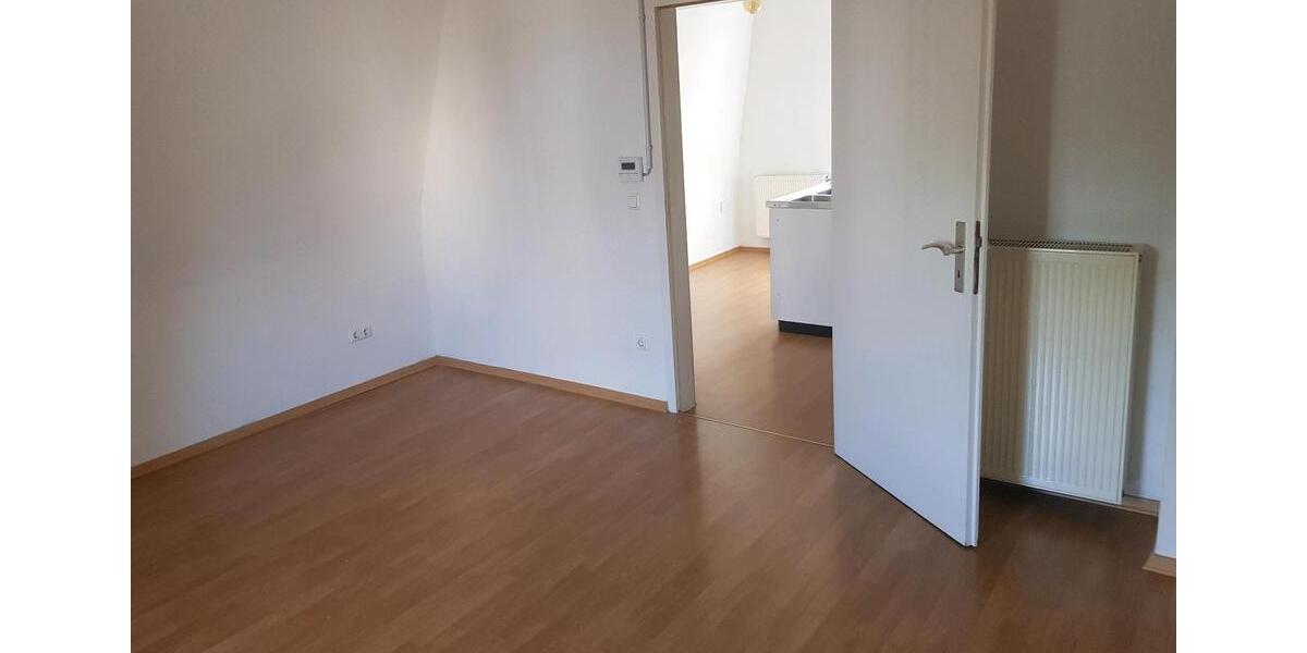 Dachgeschoßwohnung Kassel Fasanenhof - 1 Zimmer, 33 m&sup2;, 365&euro; | Angebot:24767245