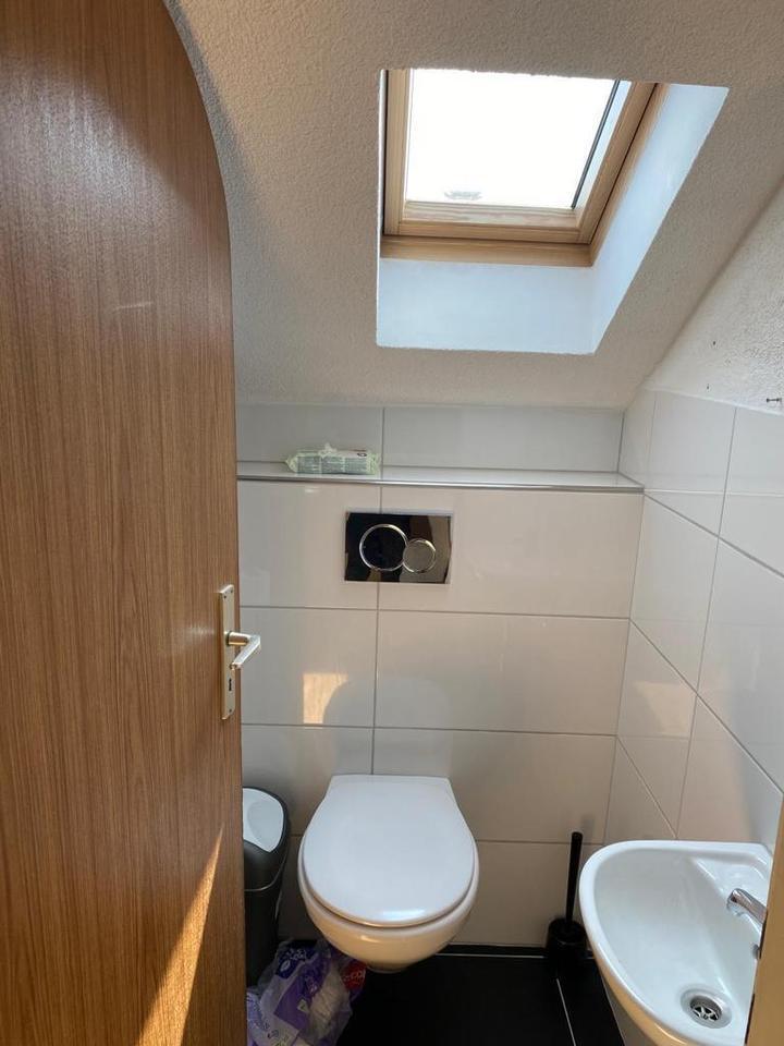 3-Zimmer Dachgeschosswohnung ab 01.12.25 zimmer