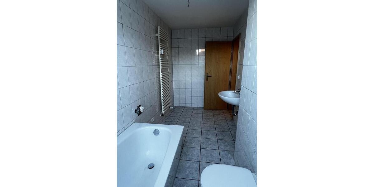 Dachgeschoßwohnung Döbeln - 3 Zimmer, 64 m&sup2;, 390&euro; | Angebot:25418324