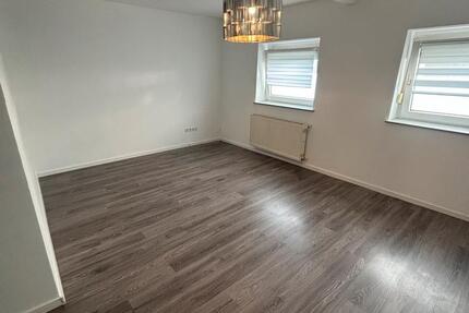Wohnung Saarbrücken West - 4 Zimmer, 100 m&sup2;, 1.000&euro; | Angebot:25287540