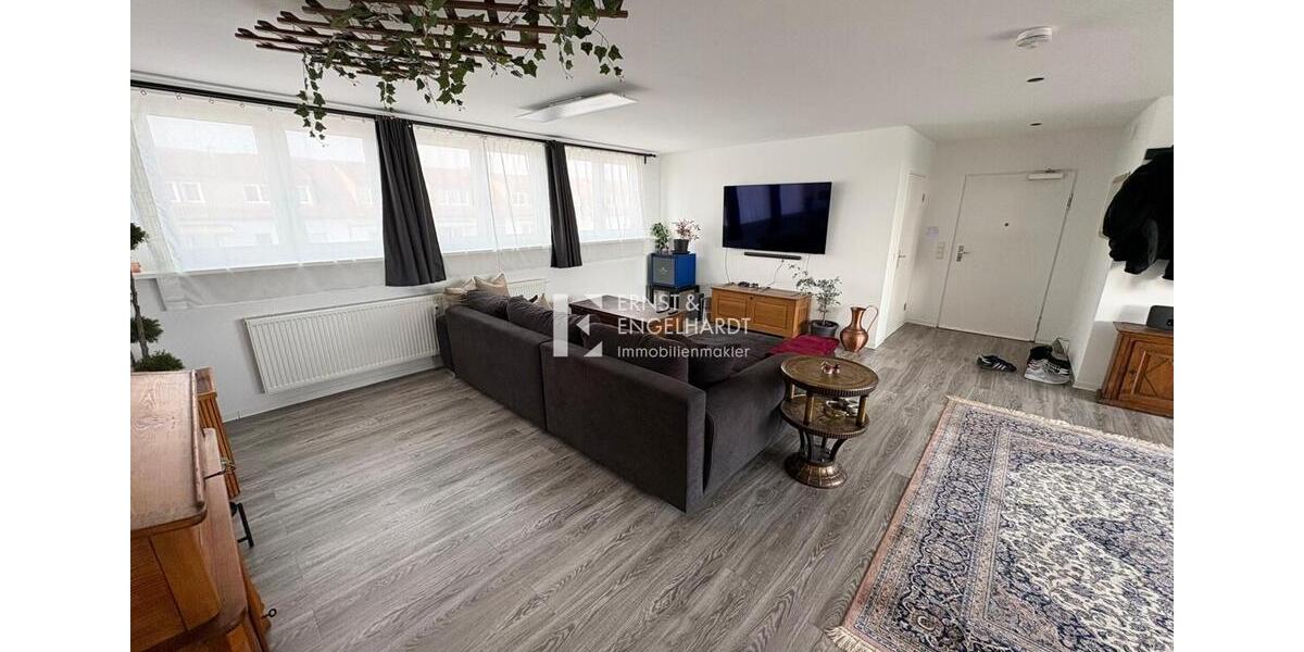 Dachgeschoßwohnung Kitzingen - 3.5 Zimmer, 110 m&sup2;, 1.100&euro; | Angebot:25540030