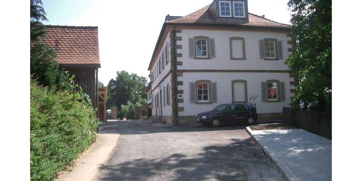 DG Wohnung mit 2 Balkone im Hofbauernhaus (8 & 9) 3 zimmer