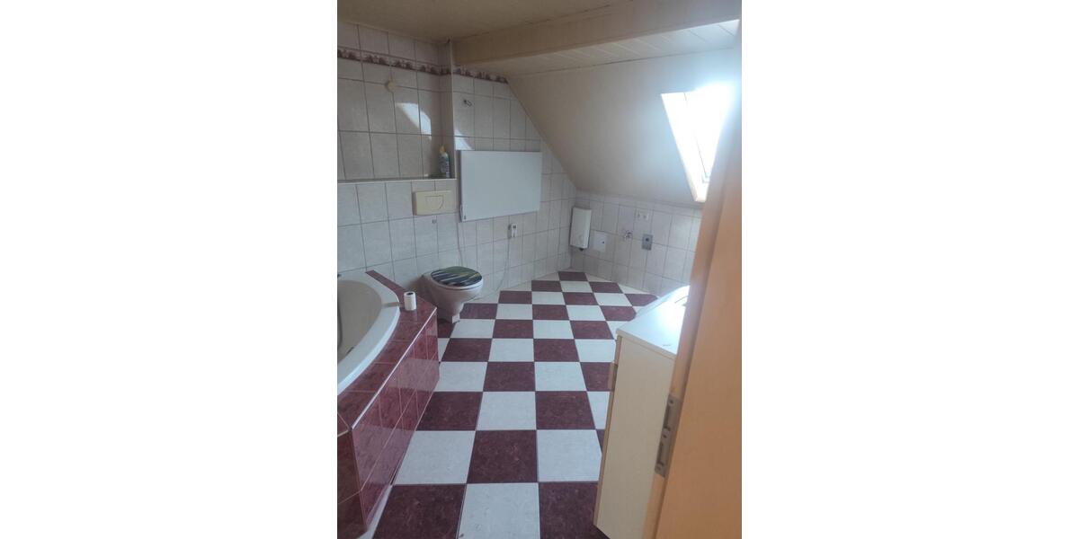 Dachgeschoßwohnung Geringswalde - 4 Zimmer, 80 m&sup2;, 600&euro; | Angebot:25398137