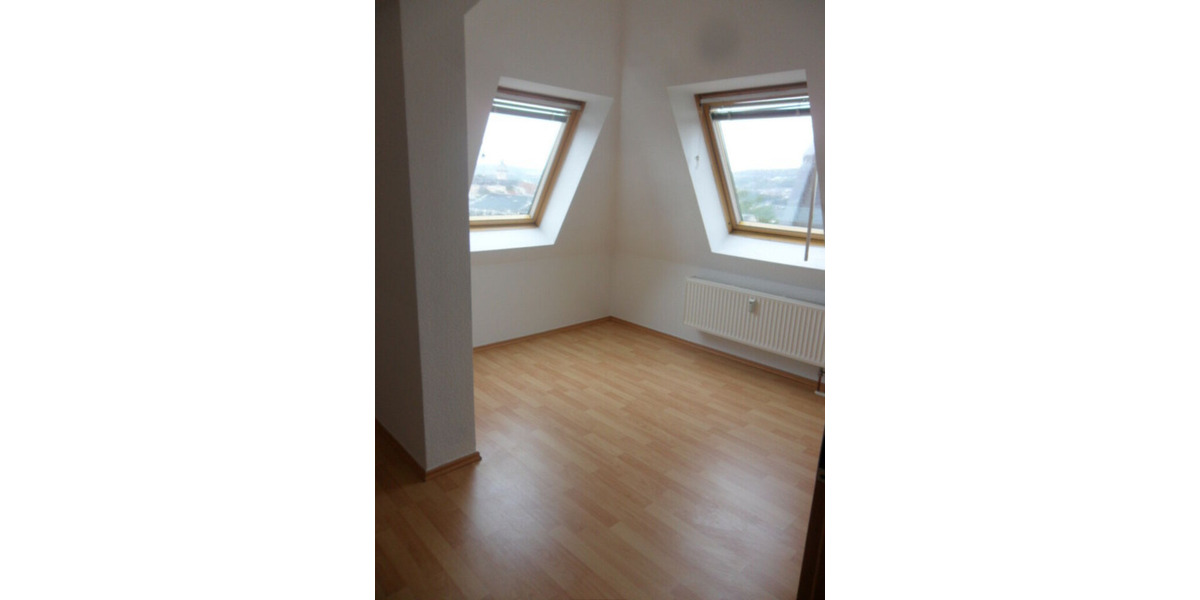 Dachgeschoßwohnung Plauen - 3 Zimmer, 72 m&sup2;, 290&euro; | Angebot:25871919