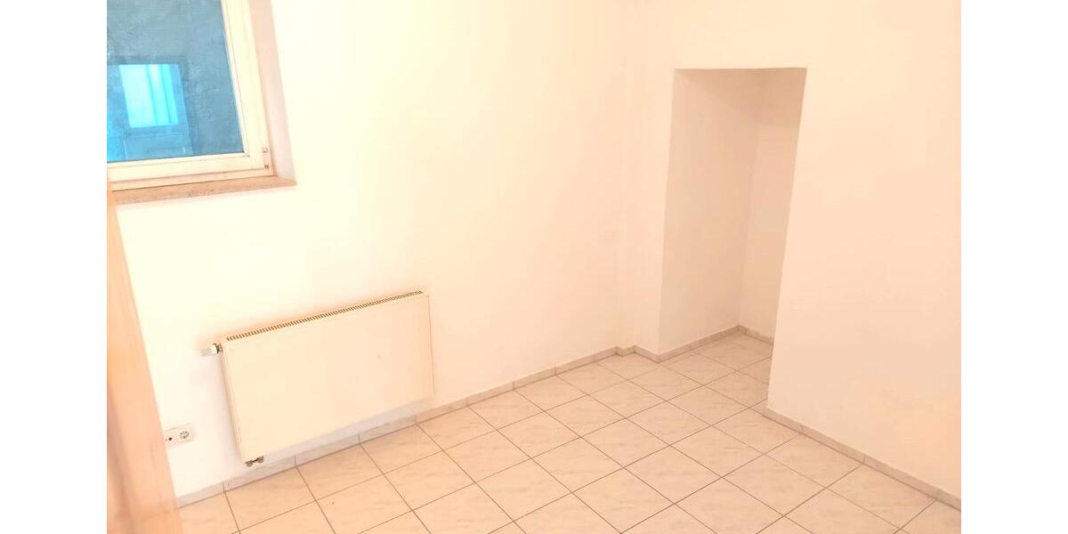 Erdgeschoßwohnung Oettingen in Bayern - 4 Zimmer, 85 m&sup2;, 755&euro; | Angebot:26006535