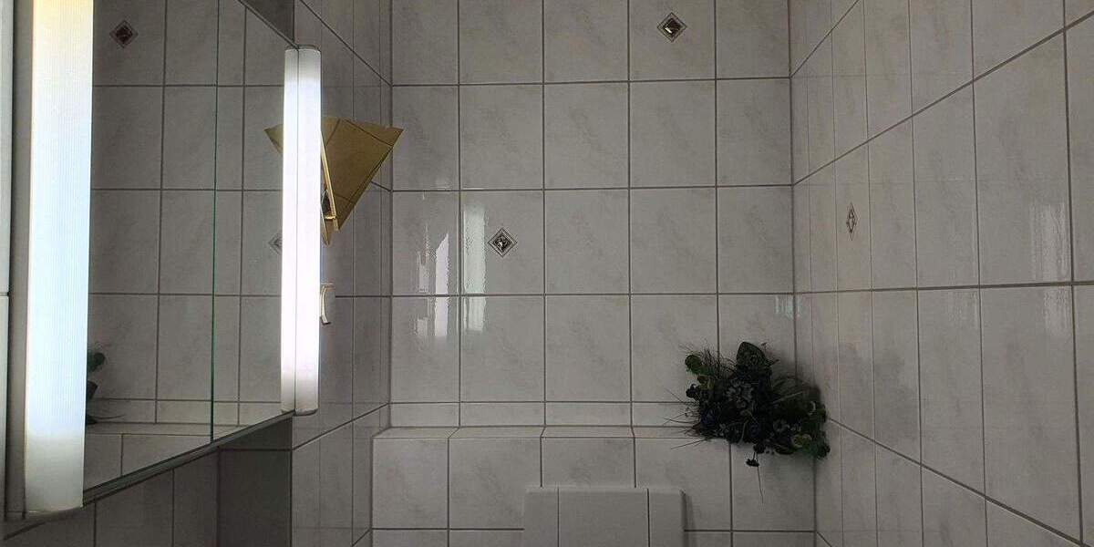 Etagenwohnung Duisburg Rahm - 4 Zimmer, 130 m&sup2;, 1.800&euro; | Angebot:25854102