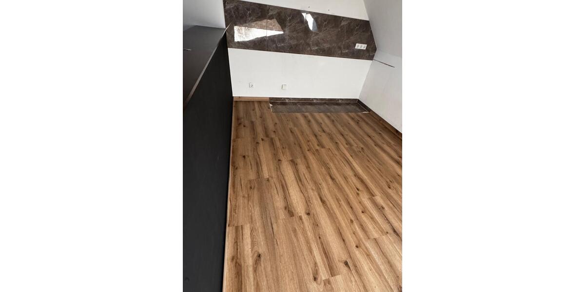 Dachgeschoßwohnung Sangerhausen - 2 Zimmer, 65 m&sup2;, 450&euro; | Angebot:26477915