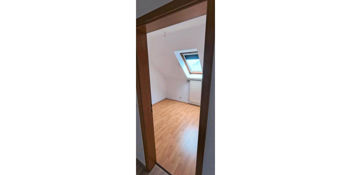 Dachgeschoßwohnung Friedeburg - 3 Zimmer, 100 m&sup2;, 620&euro; | Angebot:26125221