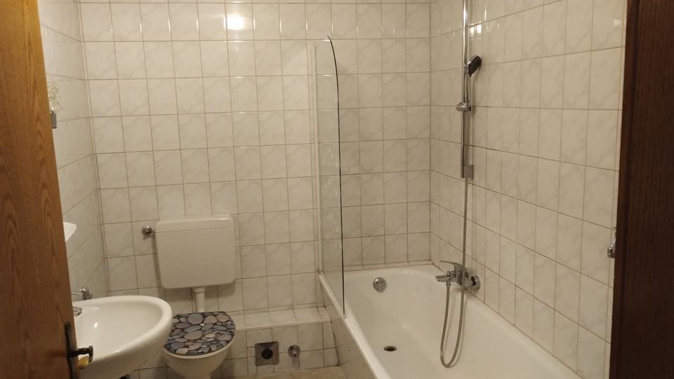 Dachgeschoßwohnung Neunkirchen - 3 Zimmer, 90 m&sup2;, 550&euro; | Angebot:25641144