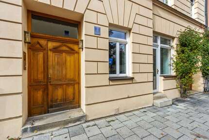 Modernisiert | Büro mit Altbau-Charme in zentraler Lage zimmer