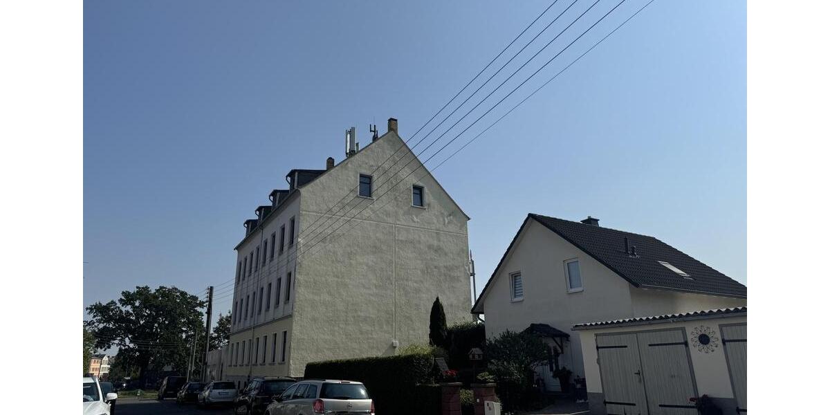 Teilsanierte 3-Zimmer-Wohnung mit Südbalkon & Einbauküche 3 zimmer