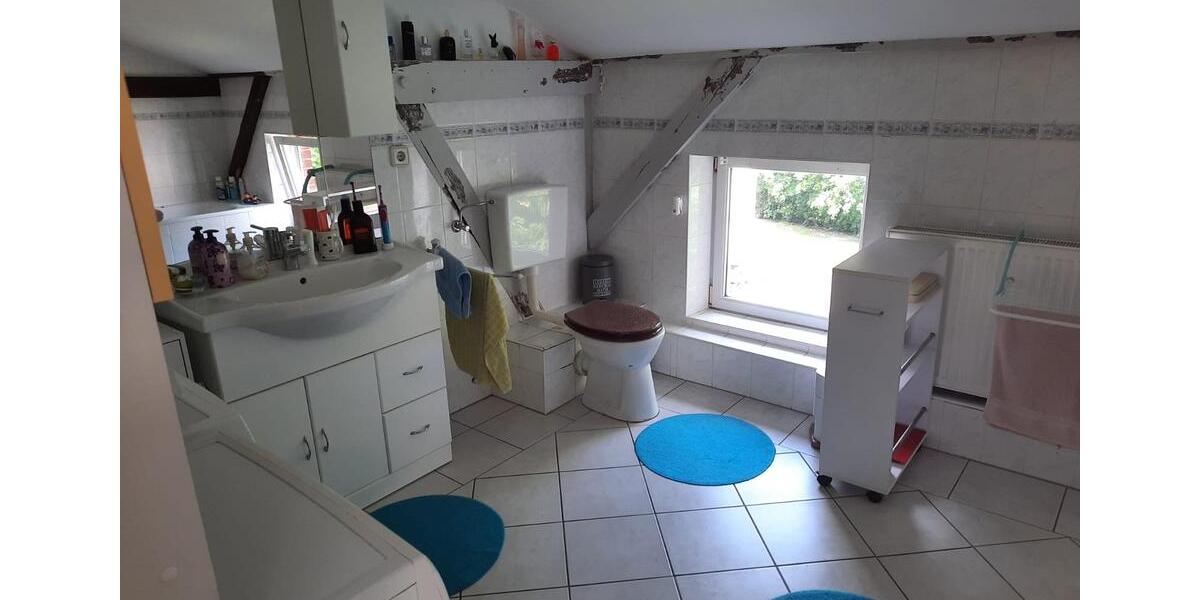 Dachgeschoßwohnung Schortens - 5 Zimmer, 110 m&sup2;, 750&euro; | Angebot:25822443