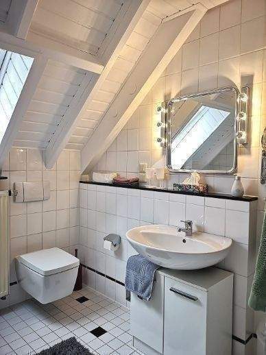 WOHNEN AUF ZEIT all inklusiv Großzügige 2 Zimmer Wohnung, Küche, Bad, 2 KFZ Stellplätze 2 zimmer