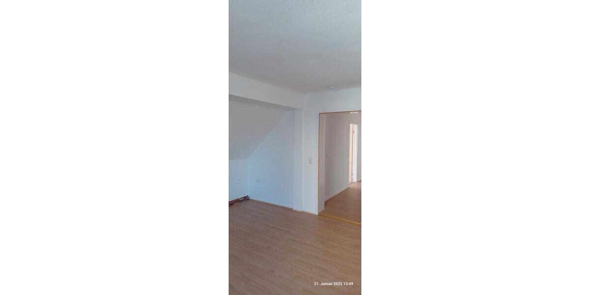 Dachgeschoßwohnung Delligsen - 5 Zimmer, 135 m&sup2;, 650&euro; | Angebot:26059378
