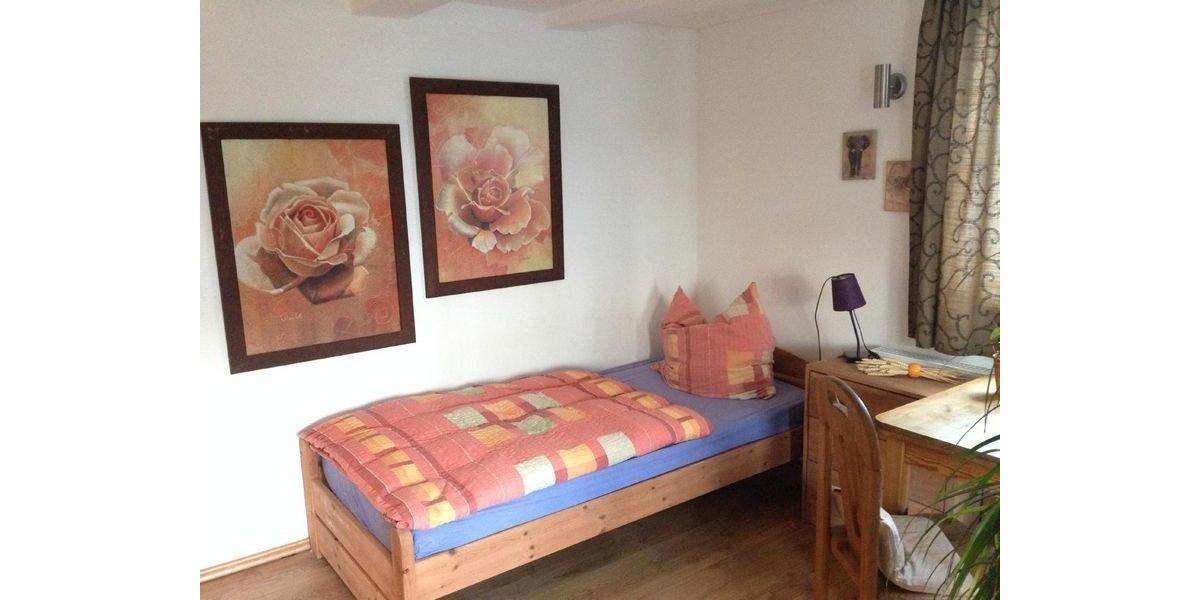 Wohnen auf Zeit Gelsenkirchen Gelsenkirchen-Nord - 7 Zimmer, 20 m&sup2;, 95&euro; | Angebot:26517857
