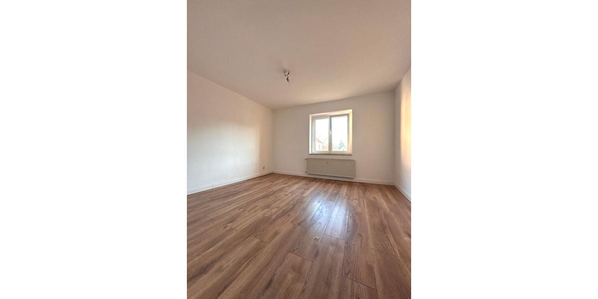 2- Zimmer Wohnung 1. OG links 2 zimmer