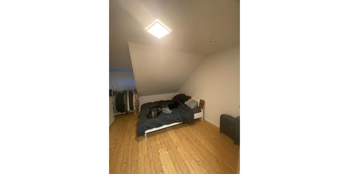 Dachgeschoßwohnung Kiel Wik - 2.5 Zimmer, 68 m&sup2;, 761&euro; | Angebot:25861240