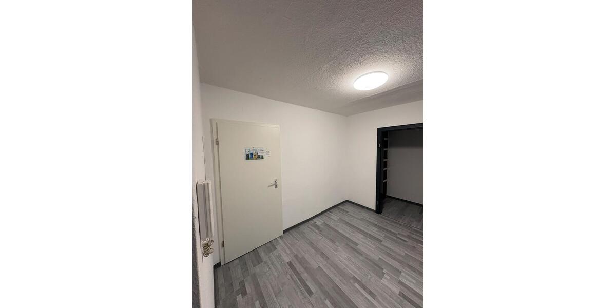 Etagenwohnung Ehringshausen - 1 Zimmer, 70 m&sup2;, 750&euro; | Angebot:24572181