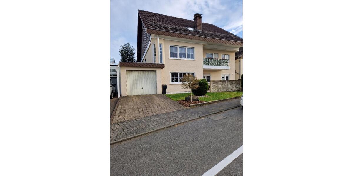 Dachgeschoßwohnung Wiehl - 3 Zimmer, 107 m&sup2;, 920&euro; | Angebot:25838937