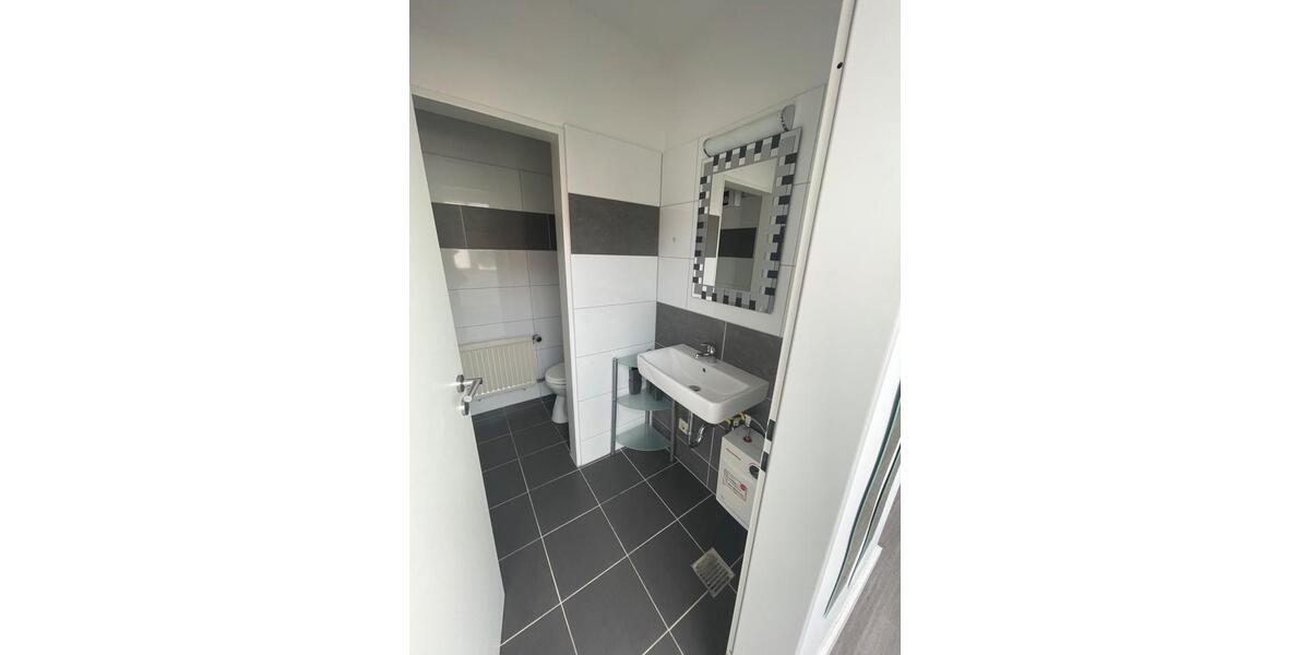 Wohnen auf Zeit Lingen (Ems) Damaschke - 5 Zimmer, 200 m&sup2;, 20&euro; | Angebot:16832197