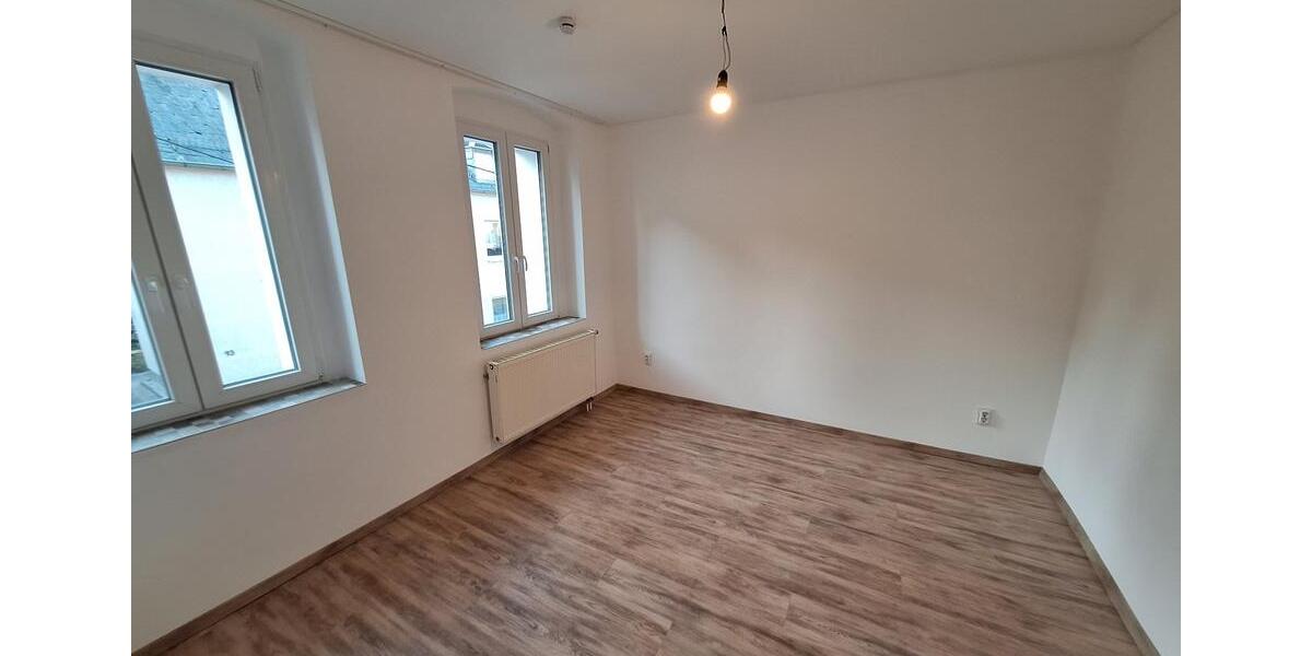 Etagenwohnung Burgstädt - 2.5 Zimmer, 55 m&sup2;, 550&euro; | Angebot:26648962