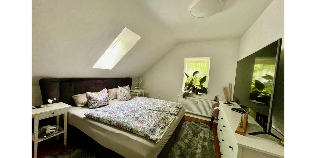 Helles Haus mit zwei separaten Wohnungen zimmer