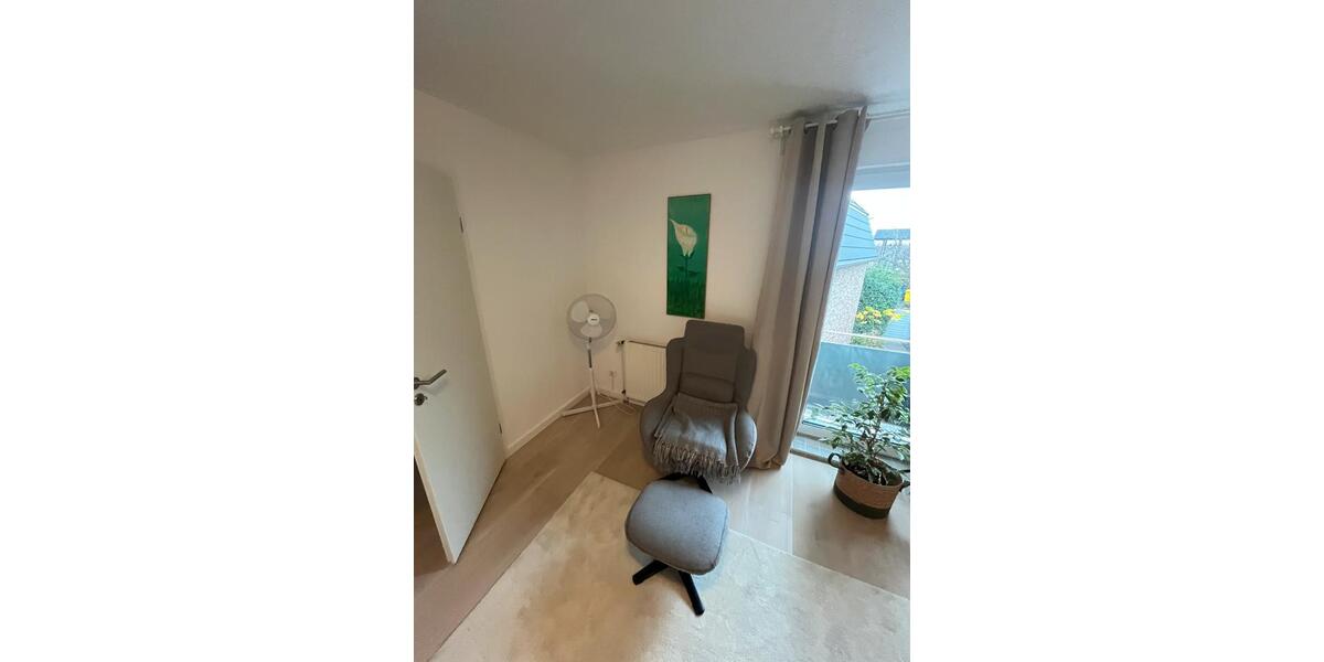 Wohnen auf Zeit Herzogenrath - 3 Zimmer, 75 m&sup2;, 1.325&euro; | Angebot:24875324