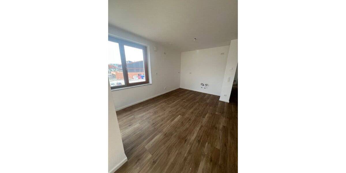 ERSTBEZUG! LETZES HAUS! Größere 4-Zimmer-Wohnung mit 2 Bädern und West-Loggia 4 zimmer