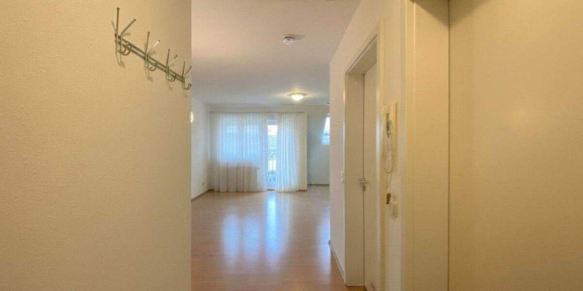 1-Raum-Wohnung mit Balkon, Dusche und Stellplatz in Naumburg 1 zimmer