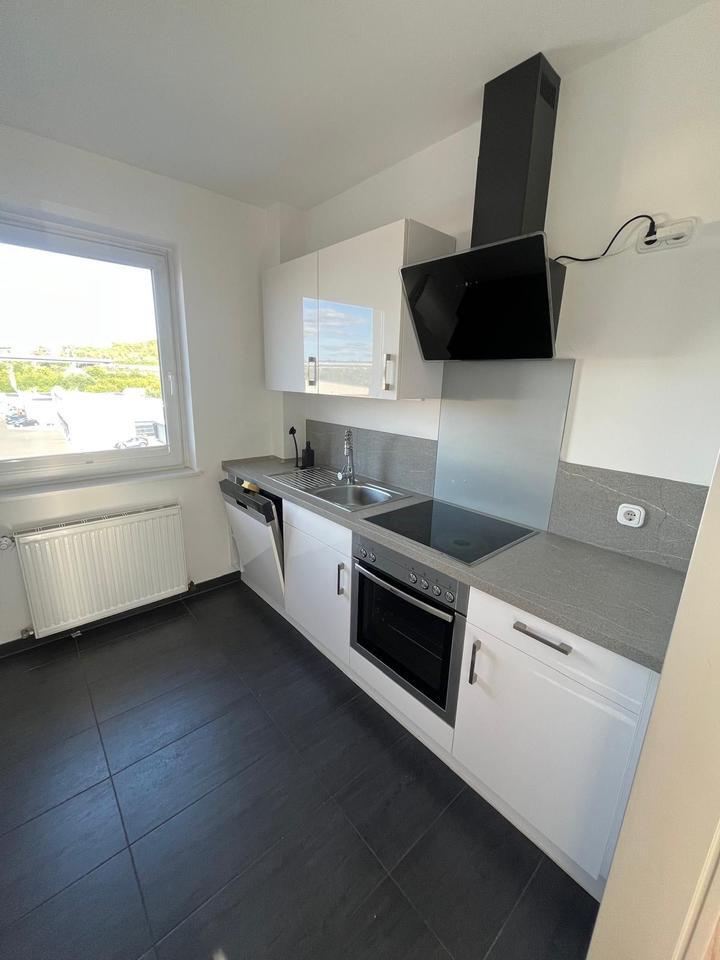 Zell am Main helle 3 Zimmer Wohnung mit Einbauküche und Balkon
