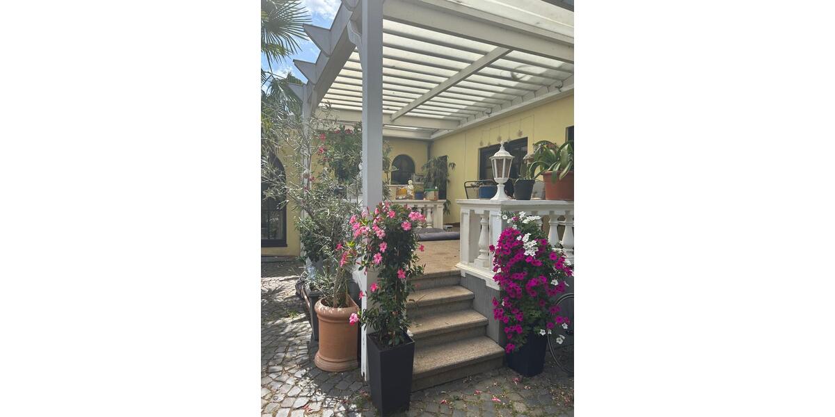 Erdgeschoßwohnung Euskirchen - 5 Zimmer, 200 m&sup2;, 1.400&euro; | Angebot:24769214