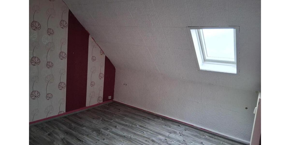 Dachgeschoßwohnung Bitburg - 4 Zimmer, 90 m&sup2;, 850&euro; | Angebot:24839565