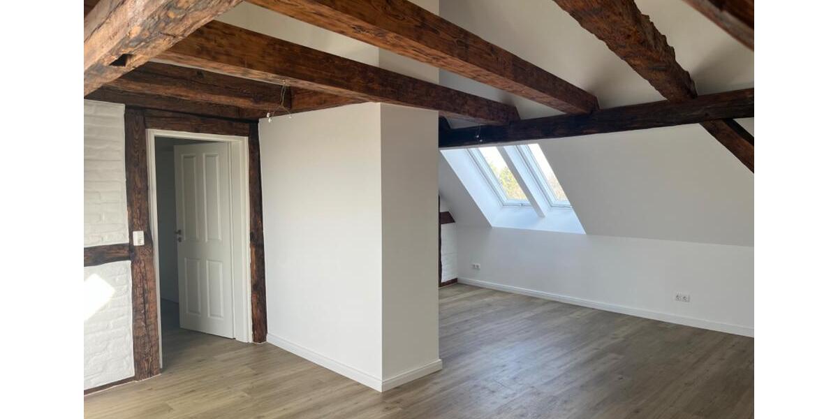 Dachgeschoßwohnung Perleberg - 2.5 Zimmer, 93 m&sup2;, 930&euro; | Angebot:25292710