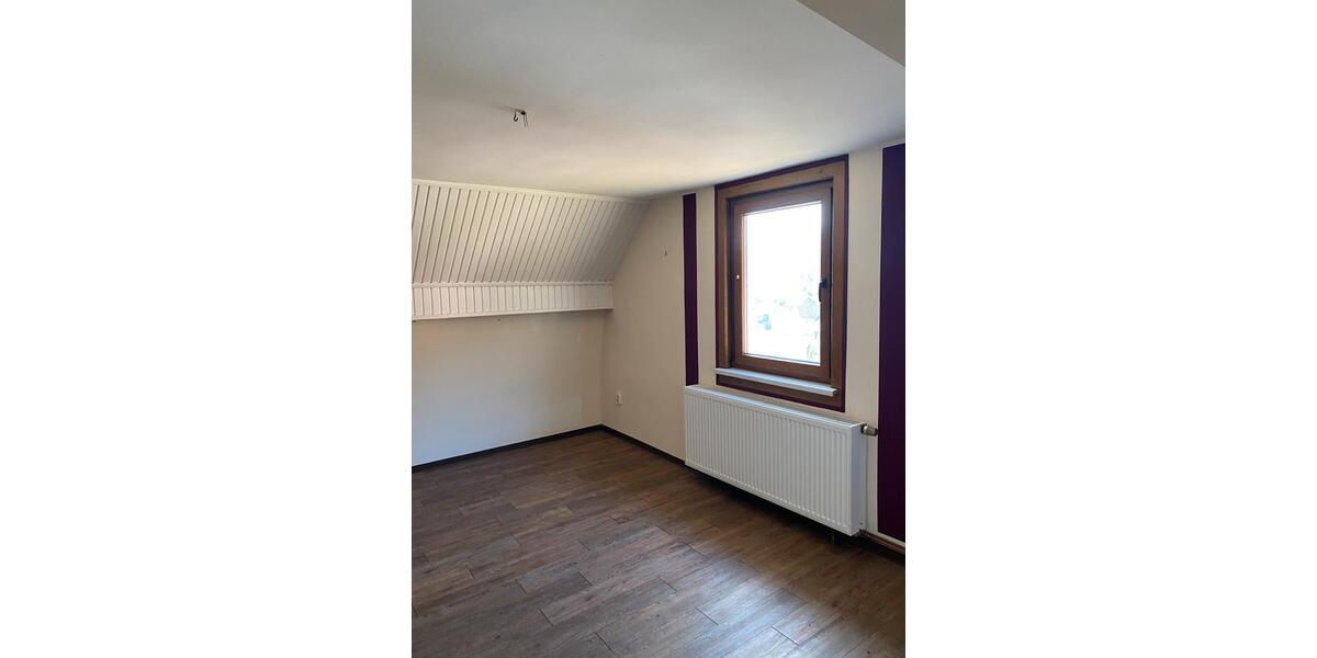Etagenwohnung Bad Liebenstein - 4 Zimmer, 100 m&sup2;, 1.050&euro; | Angebot:25415446