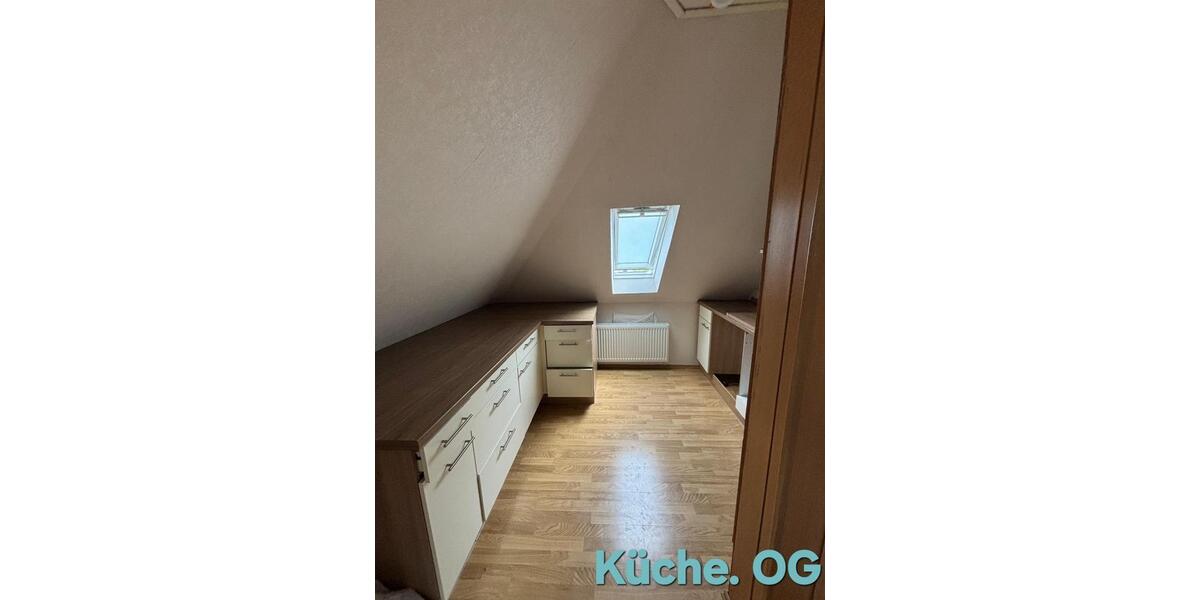 Großzügiges HausVilla ab Okt.2025 zu Vermieten. Kaltmiete 2160€ 8 zimmer