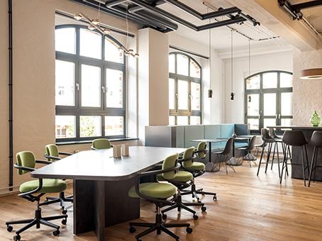 Flexible Büros und stylisches CoWorking in ehemaligem Fabrikgebäude - All-in-Miete