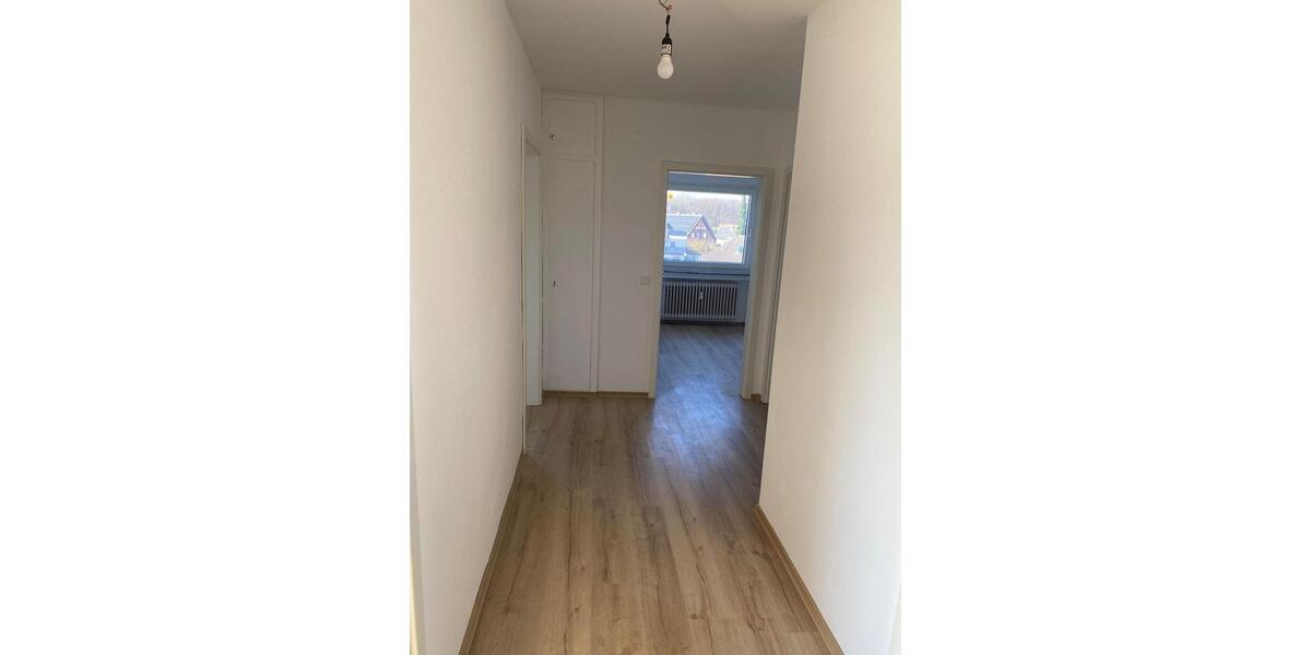 Dachgeschoßwohnung Lehrte - 3 Zimmer, 78 m&sup2;, 830&euro; | Angebot:25613292