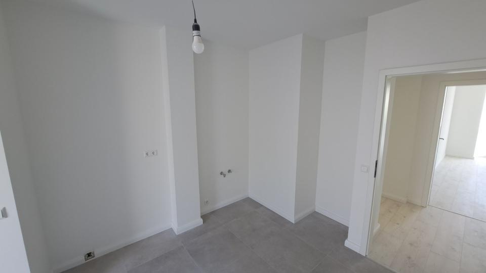 Moderne 3-Zimmer-Wohnung mit großer Dachterrasse – kernsaniert