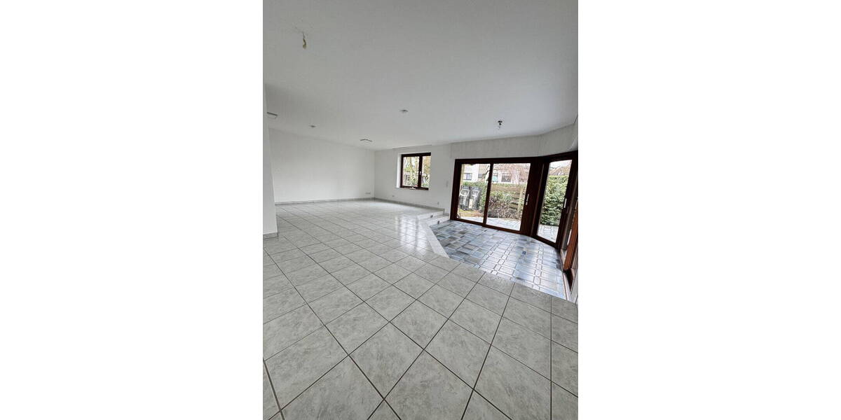 Etagenwohnung Bergisch Gladbach Schildgen - 3 Zimmer, 109 m&sup2;, 1.450&euro; | Angebot:26037052