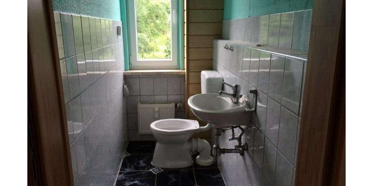 Hier können 1-2 Familien wohnen, 6,5-Zimmer, in sehr ruhiger Lage von Krölpa - Maisonettenwohnung Krölpa b. Pößneck | Angebot:27273446