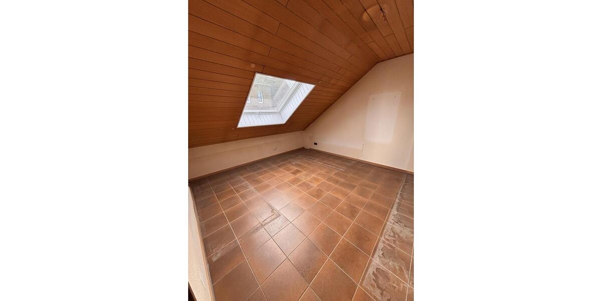 Dachgeschoßwohnung Paderborn Univiertel - 2 Zimmer, 76 m&sup2;, 600&euro; | Angebot:25959232